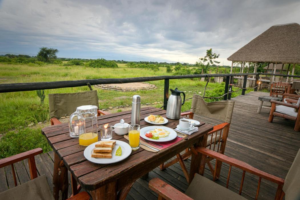 Отель Kazinga Wilderness Safari Camp Касесе Экстерьер фото