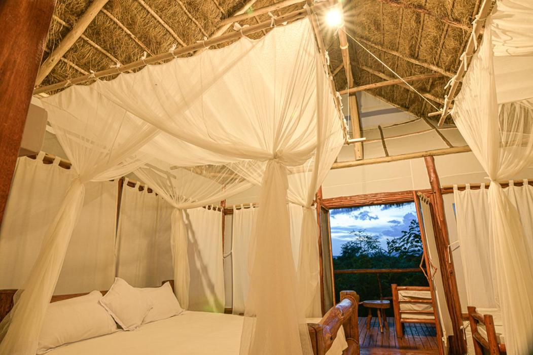 Отель Kazinga Wilderness Safari Camp Касесе Экстерьер фото