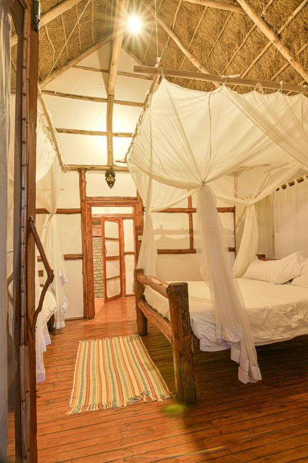 Отель Kazinga Wilderness Safari Camp Касесе Экстерьер фото