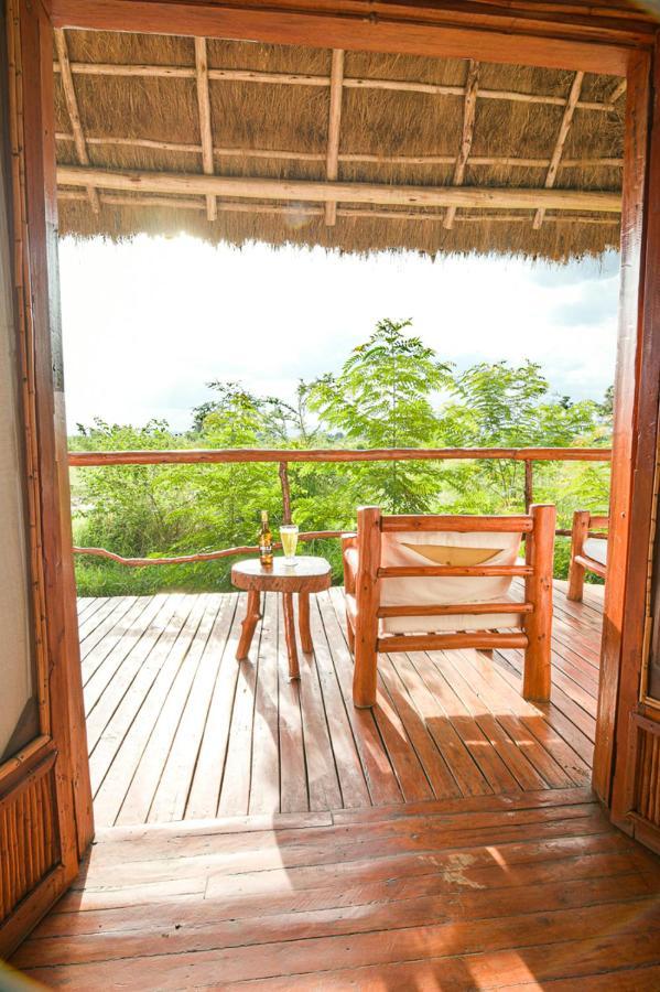 Отель Kazinga Wilderness Safari Camp Касесе Экстерьер фото