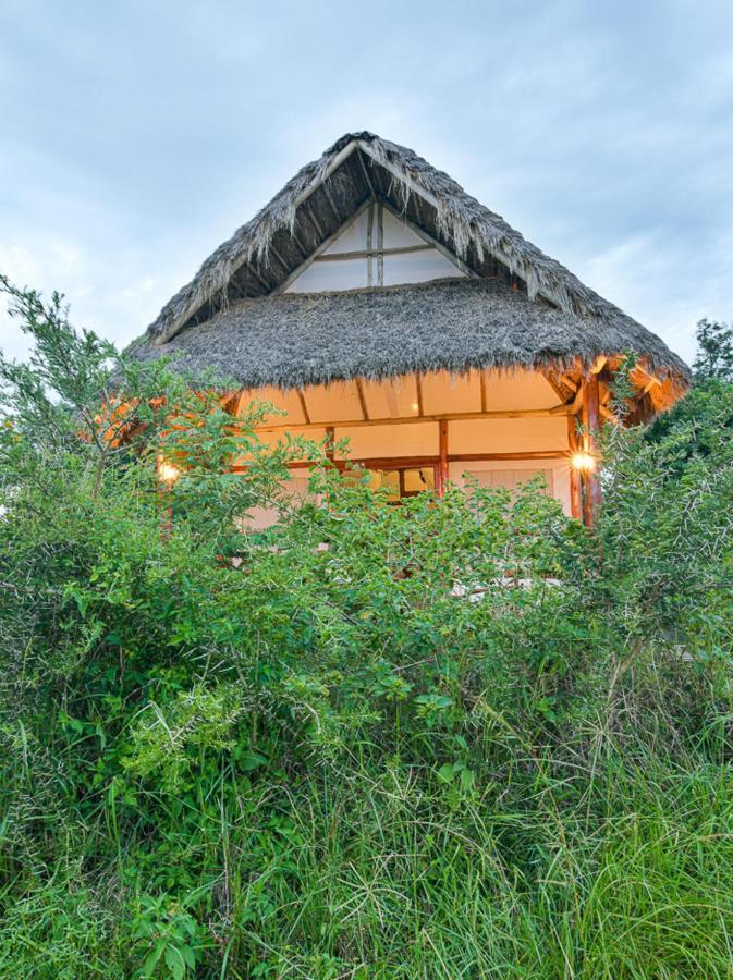 Отель Kazinga Wilderness Safari Camp Касесе Экстерьер фото